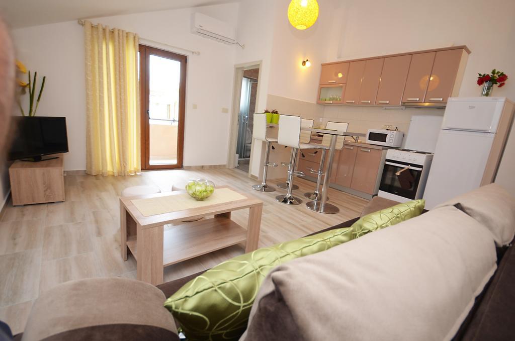 Apartmani Mizdrak Kotor Luaran gambar