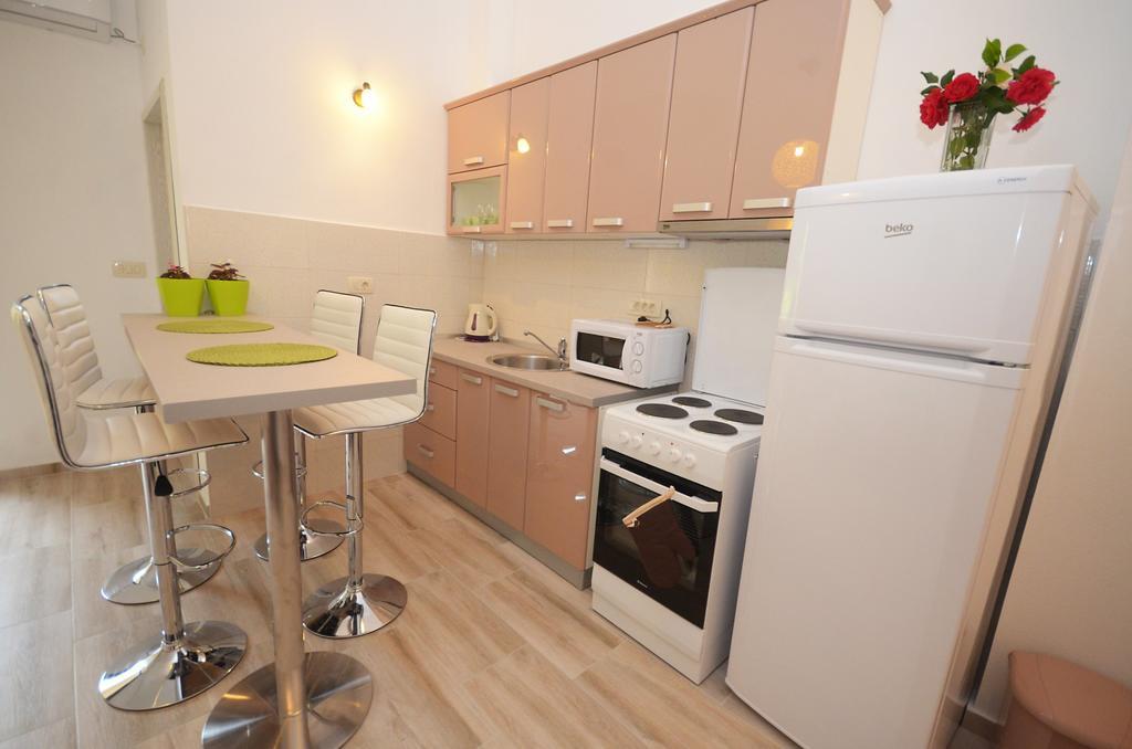 Apartmani Mizdrak Kotor Luaran gambar