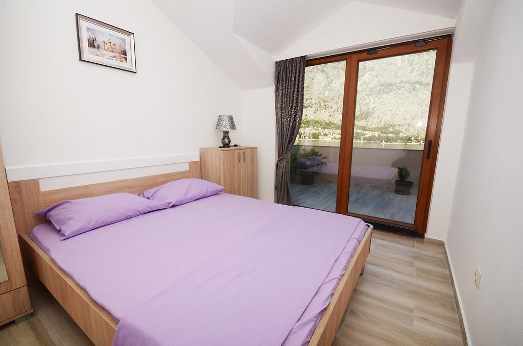 Apartmani Mizdrak Kotor Luaran gambar